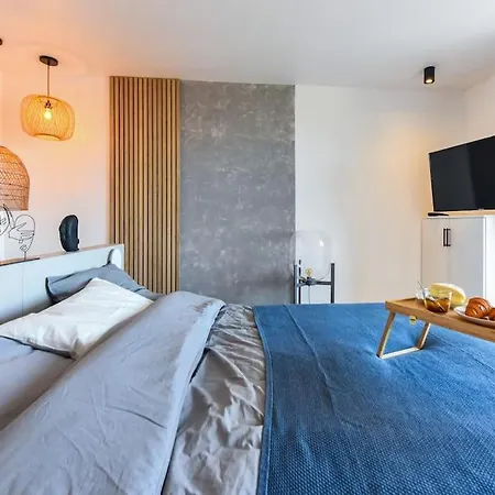 Sea View & Suite: 3min Apartment