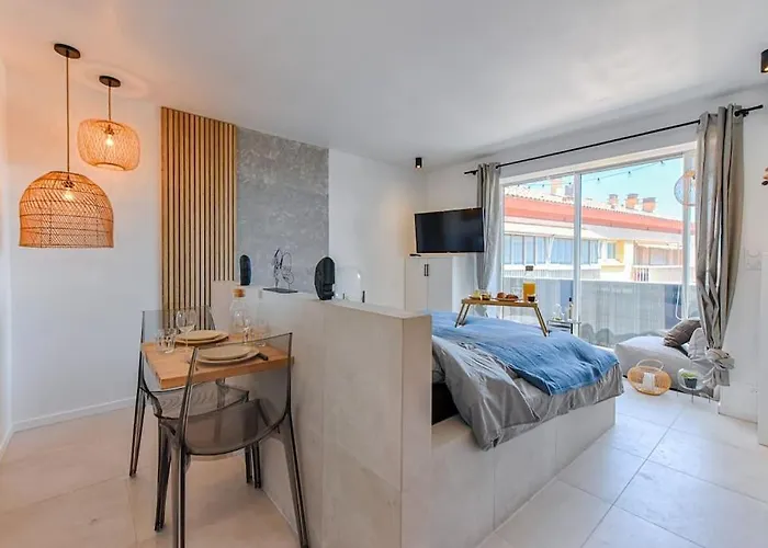 Sea View & Suite: 3min * Fréjus
