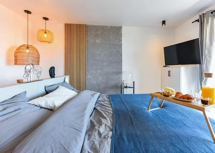 Sea View & Suite: 3min 아파트