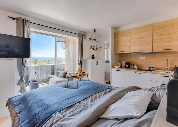 Sea View & Suite: 3min * Fréjus