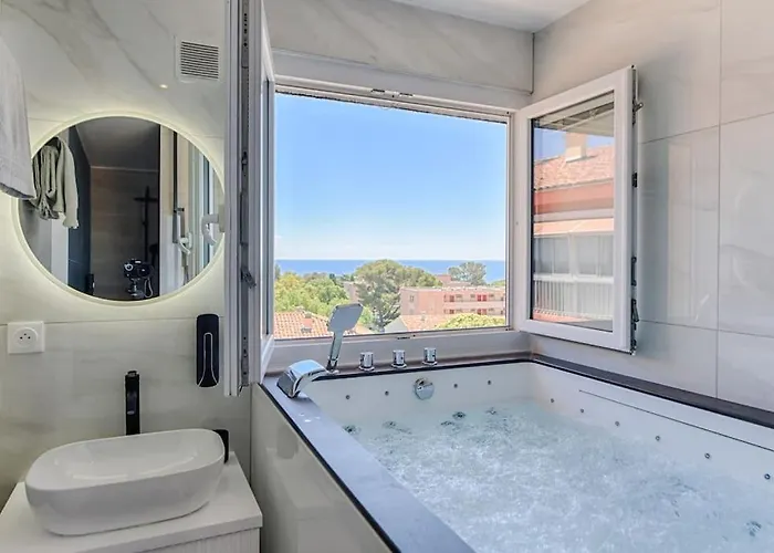 Sea View & Suite: 3min 아파트